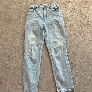 Abercrombie The 90’s Straight Ultra high rise jean